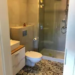 Przystanek * קרפאז'