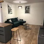 Przystanek דירה *