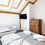 Przystanek * קרפאז'