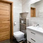 Przystanek * קרפאז'