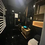 Przystanek דירה *